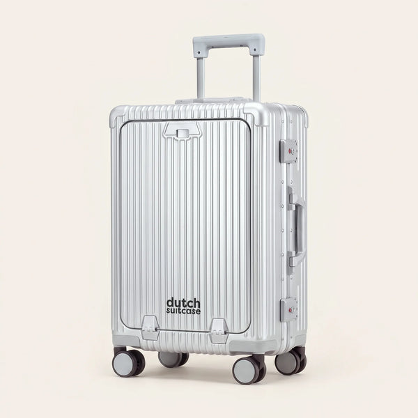 Zilveren DS Front handbagage koffer van Dutchsuitcase met voorvak en trolleystang, driekwart vooraanzicht