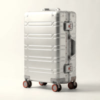 Zilveren DS ONE aluminium koffer 24 inch met TSA-sloten en zijhandvat, vooraanzicht