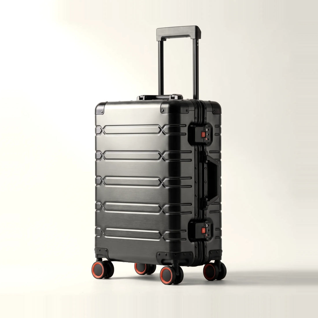 Zwarte DS ONE aluminium koffer 20 inch handbagage met trolleystang, vooraanzicht