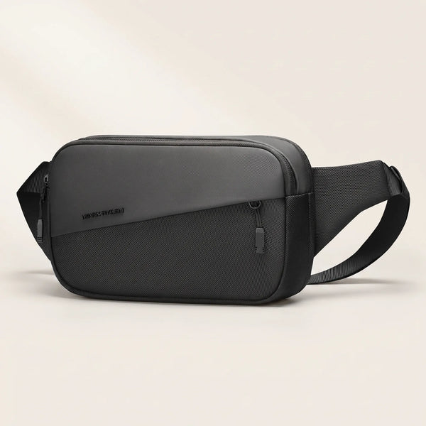 Zwarte crossbody tas DS Urban van Dutchsuitcase met diagonale voorrits, driekwart vooraanzicht