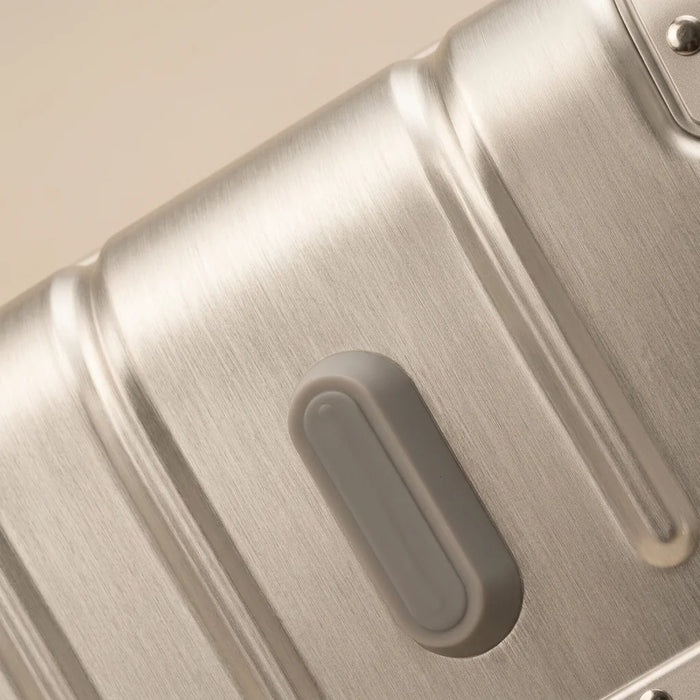 DS ONE Aluminium Koffer – aluminium behuizing van dichtbij