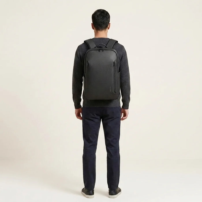 DS Shield 22L Laptoprugzak – rugzak op de rug / lifestyle